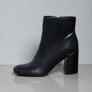 Madden Girl While Ankle Boots Women’s 9 Black Chic Trendy Booties NWOT